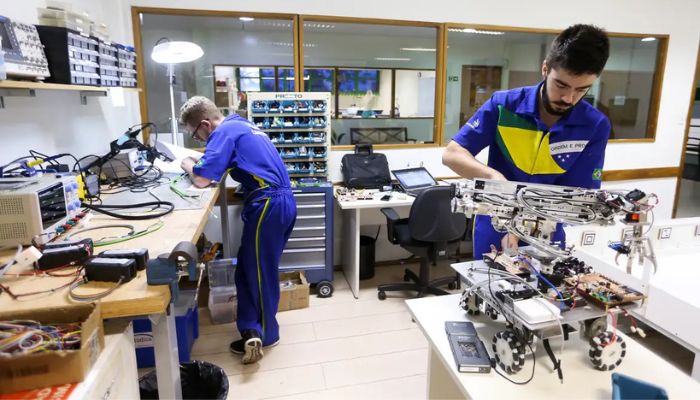 © Marcelo Camargo/Agência Brasil Matrículas no ensino profissionalizante crescem em 2024
